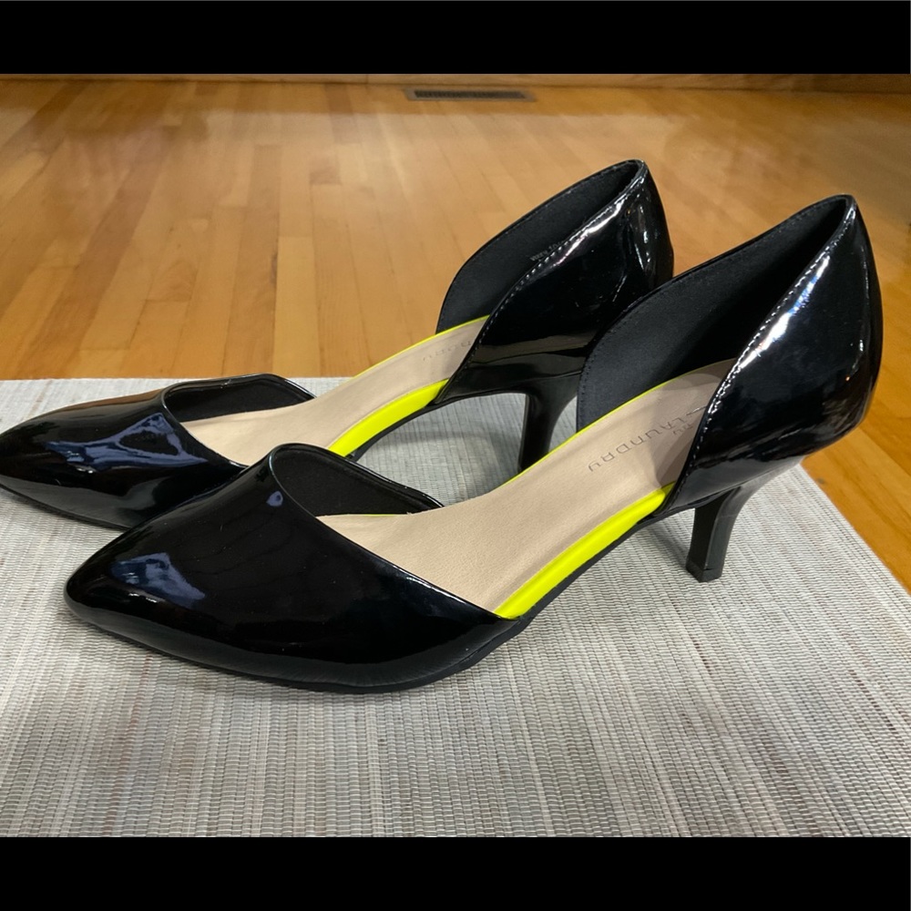 Black pumps size 10